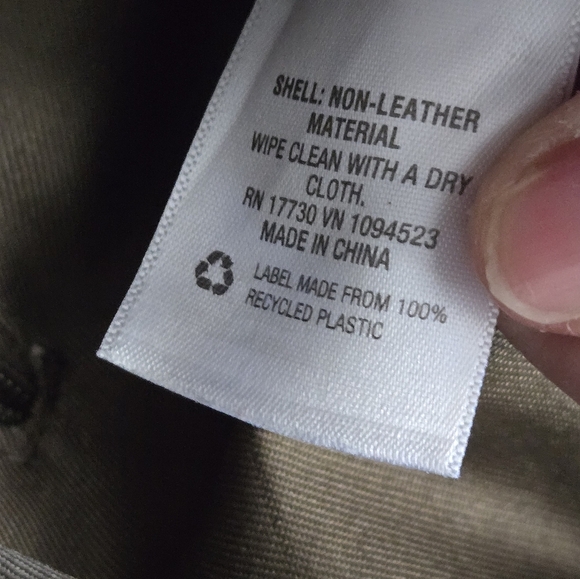 Universal Thread Goods Co Non Leather Olive Green Tote Bag with Adjustable Strap - Picture 10 of 11